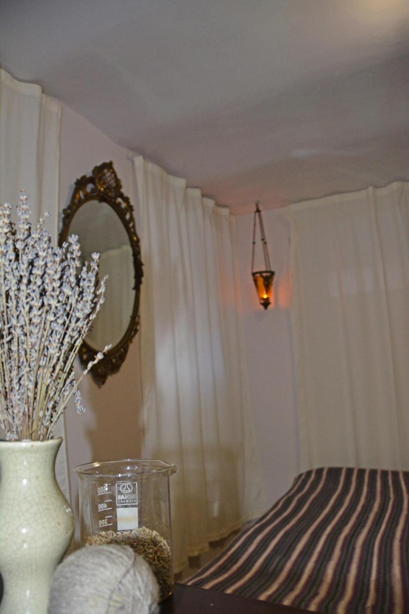 Kaboom Showroom & Pensiune Istanbul